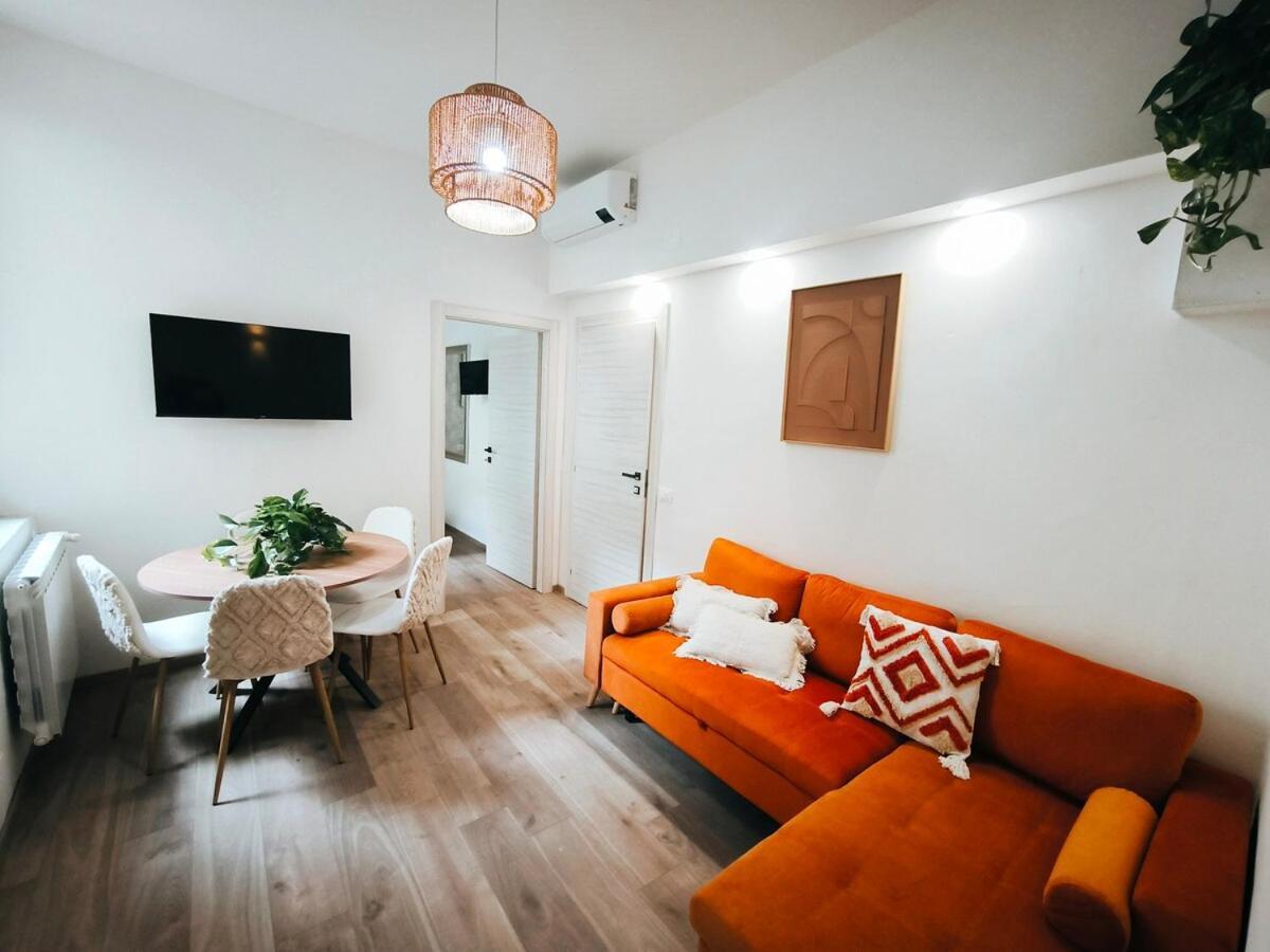 Zen Island Downtown Florence, New For 6 *